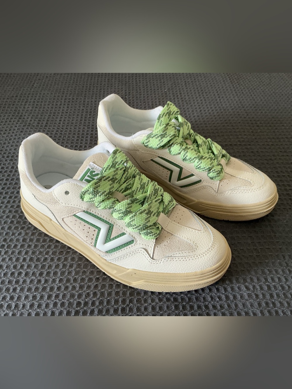 New  VANS  Sneakers Size 8 Men’s ,Women’s Size 9.5